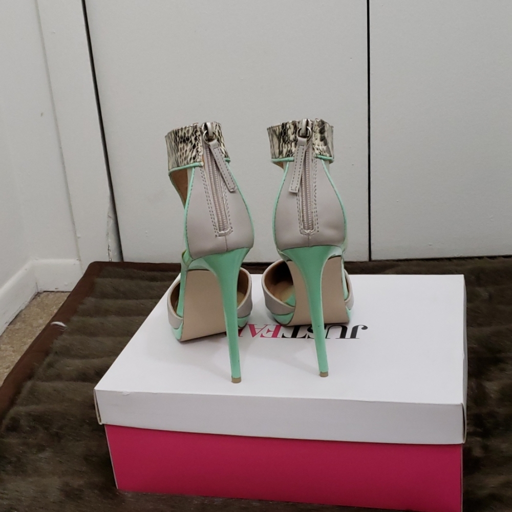 Heels - Picture 3 of 7
